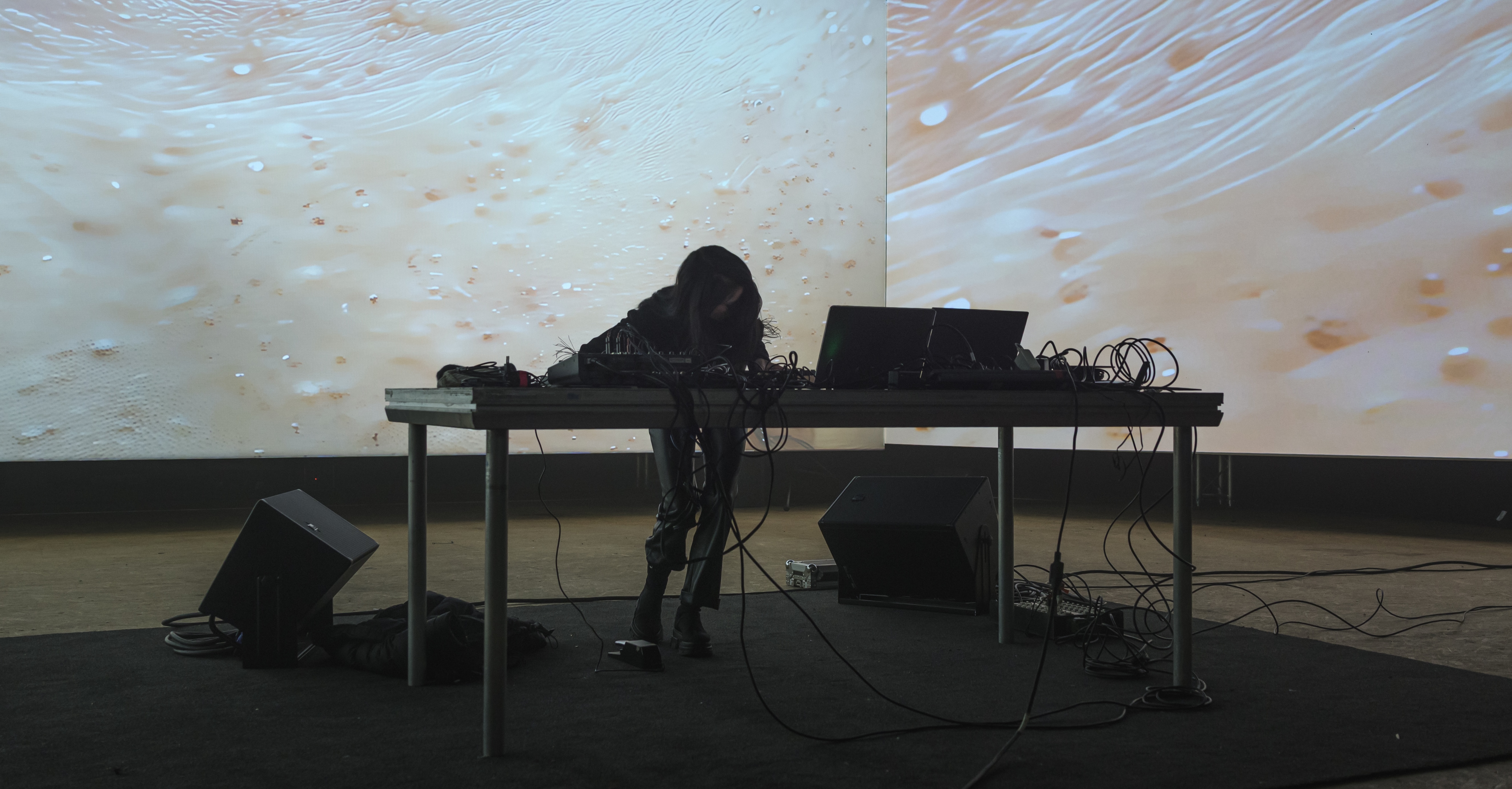 Input / Output: Noémi Büchi